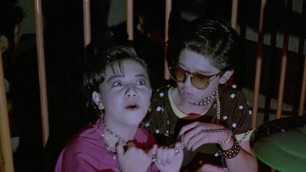 Hotshots Movie Screenshot 3