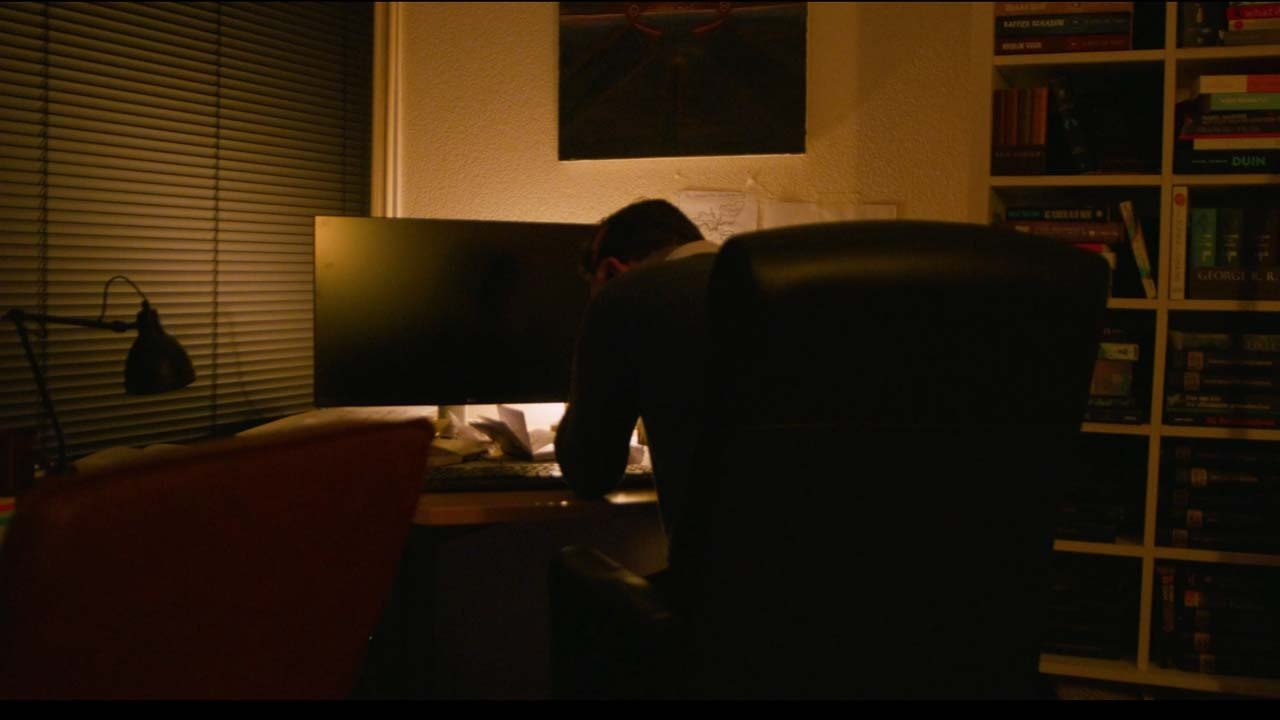 Hands of Silver Movie Screenshot 4