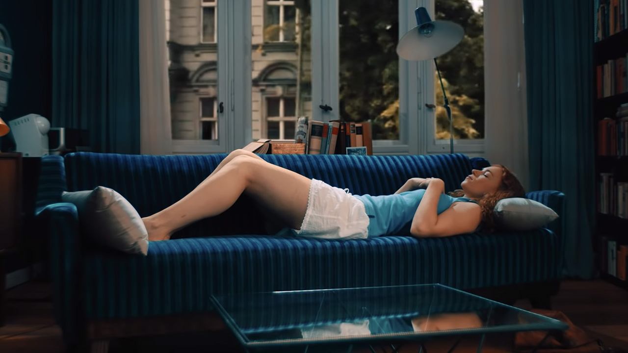 Cleo Movie Screenshot 1