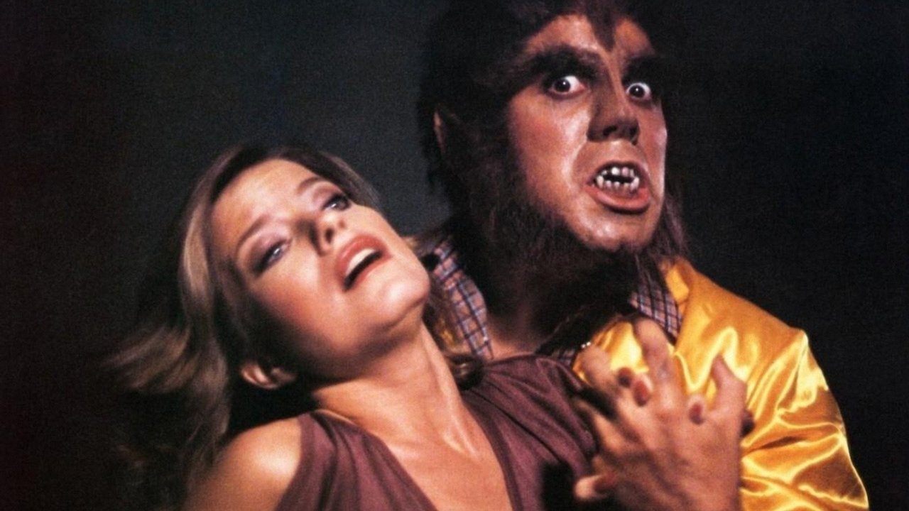 Full Moon High Movie Screenshot 1