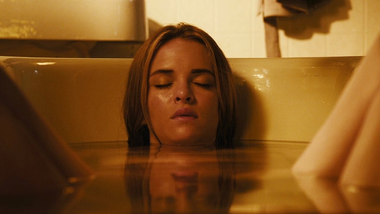 Piranha 3DD Movie Screenshot 3