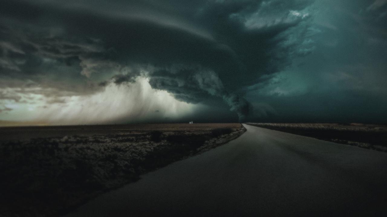 The Twister: Caught in the Storm Movie Screenshot 1