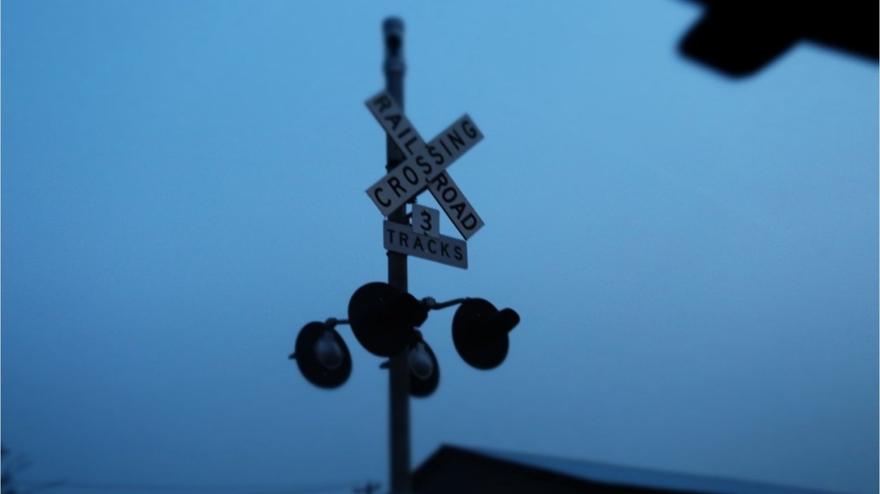 Coats Movie Screenshot 1