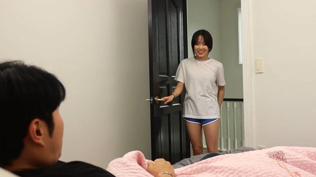 Girl Upstairs Who Likes Big Things Movie Screenshot 1
